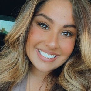 Meet your Posher, Brianna